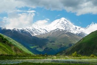 Самые первые восхождения на нее имели на