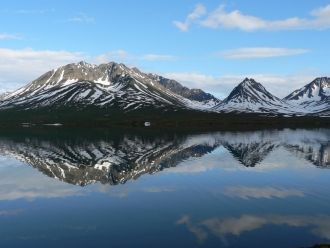 Все это великолепие располагается среди 