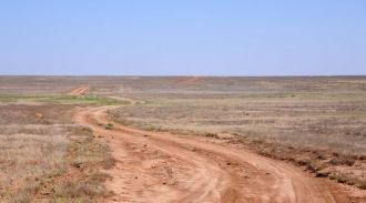 Для акватории характерны острова, площад