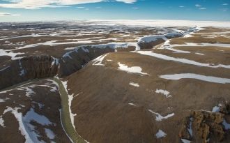 Остров Сомерсет находится под ледяной ша
