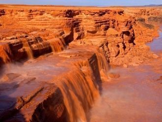 Водопад Гранд-Фолс даже выше, чем Ниагар