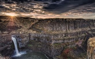 Водопад Палус - поражает своей красотой