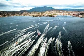 Регату Sydney Hobart  часто называют сам