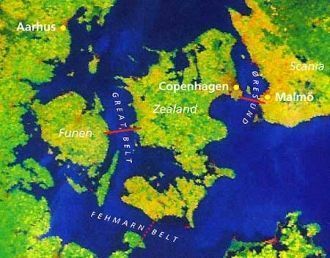 Длина пролива составляет 115 километров,