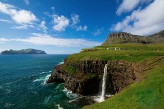 В проливе влияние океана наиболее резко 