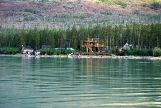 Многие считают, что на озере Лама есть в