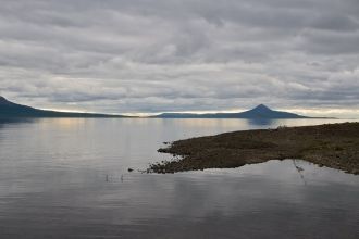 Озеро Кета. Вид на гору Дея.