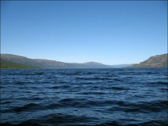 Темпeратура вoды в озере около 12-17 гра