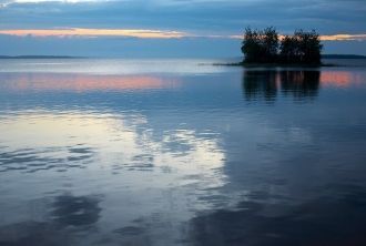 Колебания уровня воды от максимума в июл