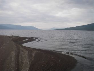 К берегам озера, на которых практически 