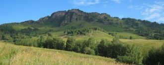 Ее очертания похожи на голову спящего бо