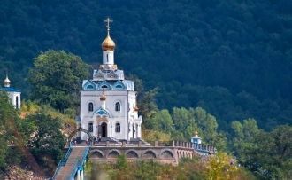 Здесь действует Богородице-Табынский жен