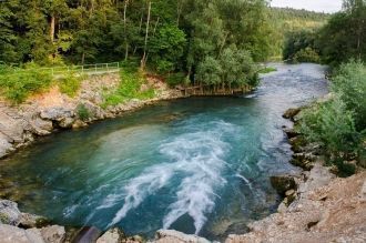 Неоднократно в источник Красный Ключ опу