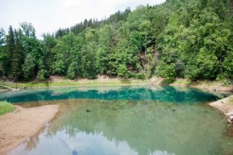 Из скважины в поселке Красный Ключ близ 