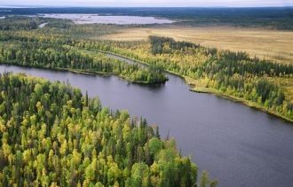 Озеро является истоком двух рек Вамы и В