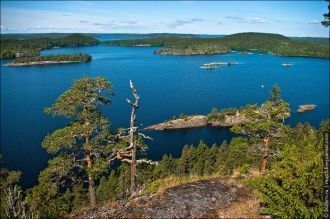 Происхождение озера ледниковое. Тому сви
