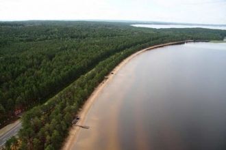 Озеро является проточным.  Самой большой