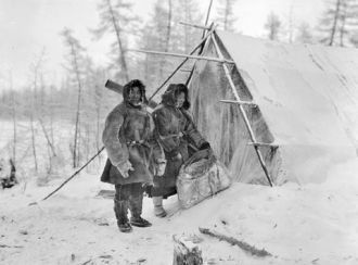 Семья Ботулу на озере Ессей. 1938 год.