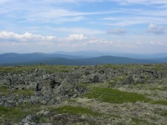Гора относится к Каквинскому хребту.