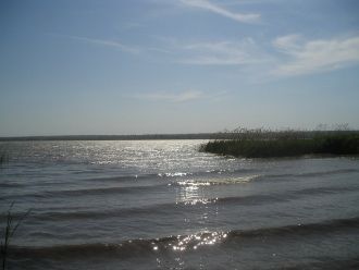 Озеро подпитывает себя за счет реки Дуна