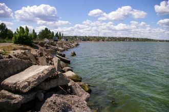 Питание лимана происходит за счет поверх