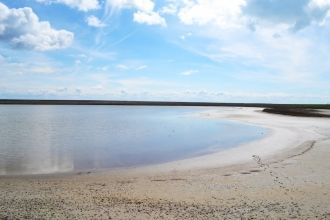 По ночам озеро гудит, отсюда и имя: Маны