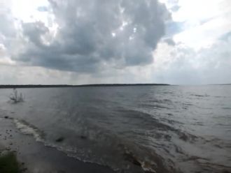 Имеет множество притоков, самыми главным