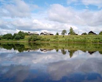 Озеро Лача расположено на высоте 118 м н