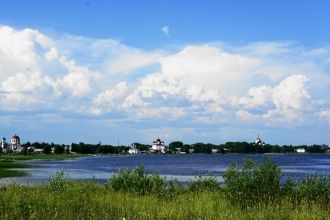 Лача, Лаче — озеро в юго-западной части 