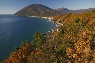 Его охраняли 2 конных объездчика и 6 сто