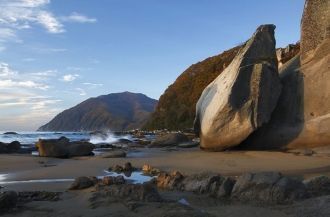 Климат его носит муссонный характер, про