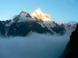 Пик Пушкина, горная вершина в центрально