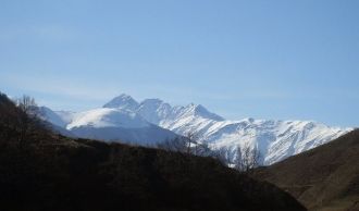 В него входят несколько десятков вершин,