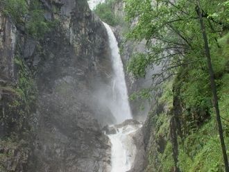 Его площадь составляет более 585 га. Соз