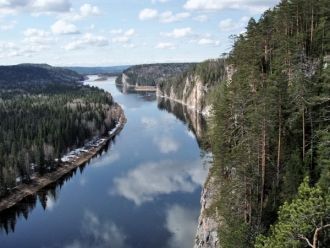 Крупнейшей рекой заповедника является Ви