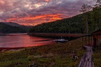 Существует также мерзлая толща льда, кот