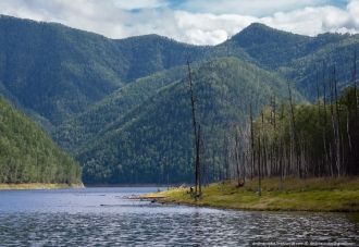 Восточная часть хр. Тукурннгра сложена, 