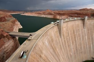 Река Колорадо, протекая по Гранд-Каноьон