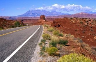 До сих пор на дне озера, на глубине в 25