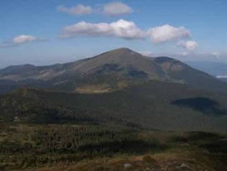 Она является третьей по высоте горой в Ч