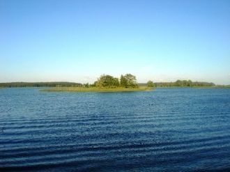 Кереть - мелководное озеро (средняя глуб