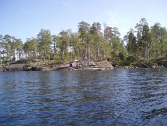 Длина озера — 44 км, самое широкое место