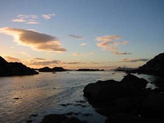 В центральной части пролива в берега Шот