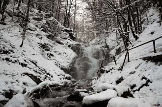 Местность возле водопада Шипот зимой усы