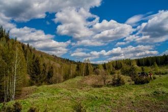 Загадочное, безлюдное пространство с тян
