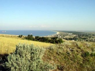 По местной легенде в подводных пещерах о