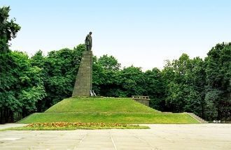 Каневский природный заповедник. Могила Т