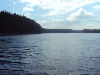 При относительно небольшой площади водно