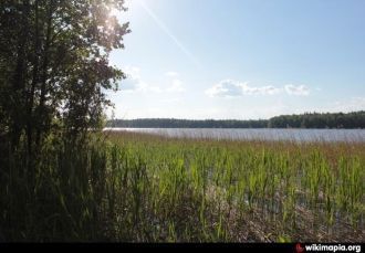 Глубина меньшей тоже внушительна - 26,5 