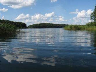 Вблизи озера нет промышленных предприяти